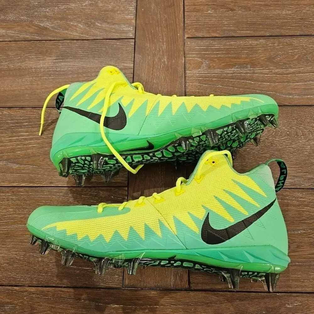 Nike Alpha Menace Football Cleats, Size 16